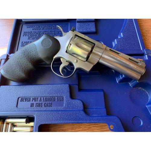 Revolver Colt Python 4 Pulgadas Acero